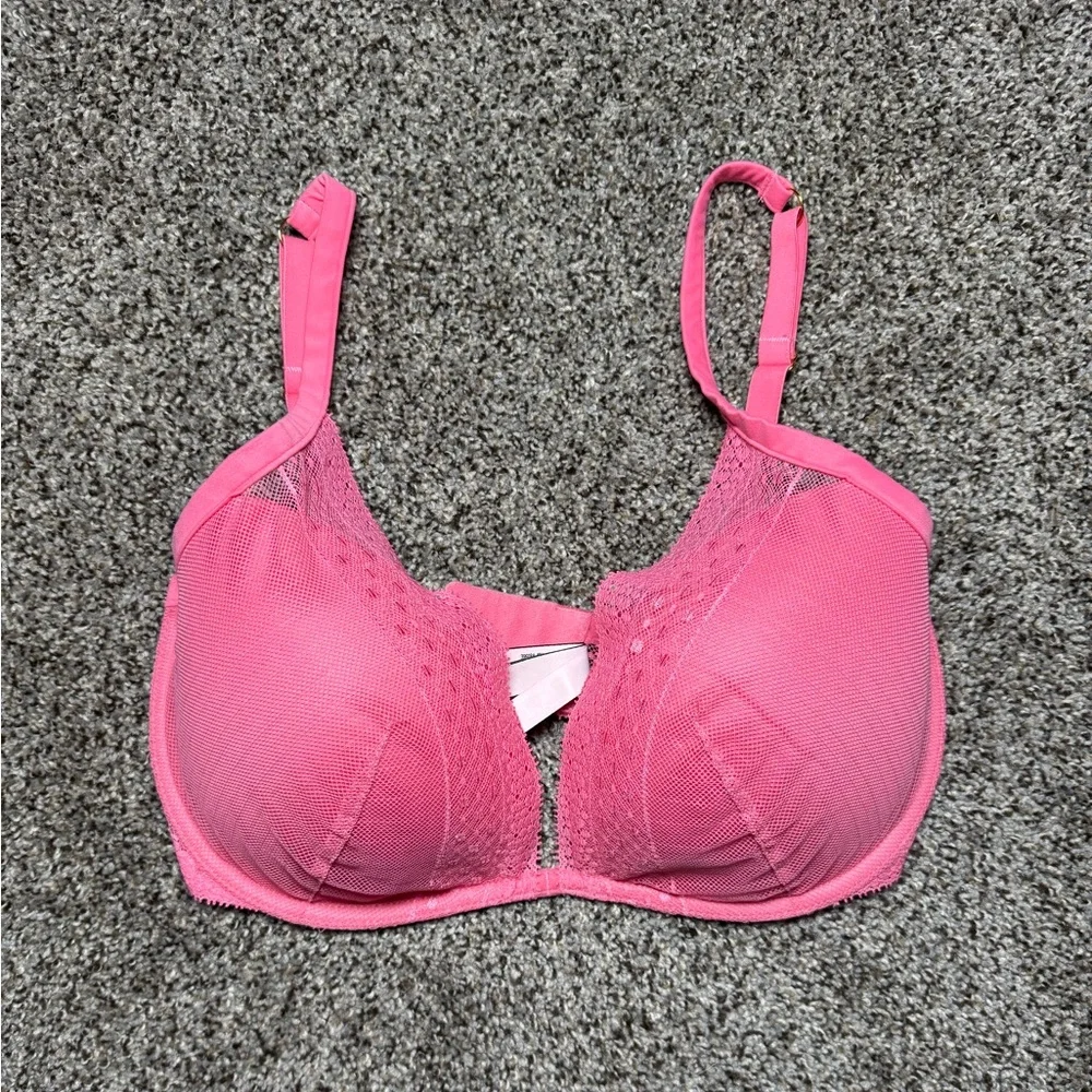 NWOT Victoria Secret Bra size 34DDD